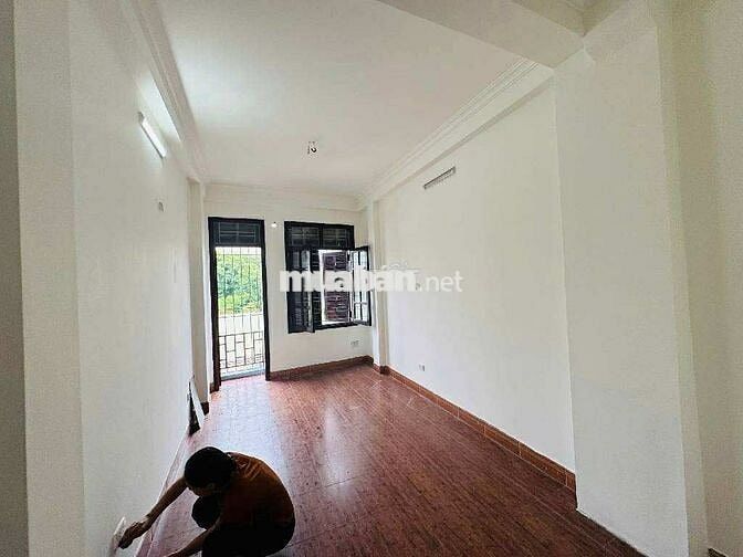 NHÀ ĐẸP Ở NGAY–Ô TÔ 4 CHỖ ĐỖ CỬA–NGÕ THÔNG–TRUNG TÂM-VIEW ĐẸP.