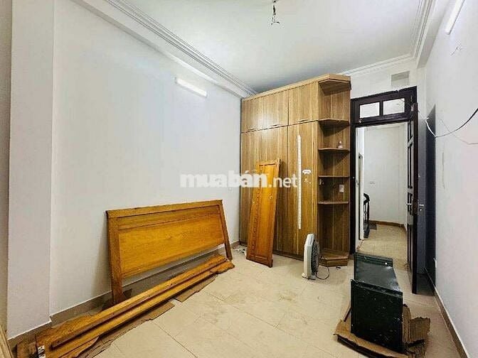 NHÀ ĐẸP Ở NGAY–Ô TÔ 4 CHỖ ĐỖ CỬA–NGÕ THÔNG–TRUNG TÂM-VIEW ĐẸP.