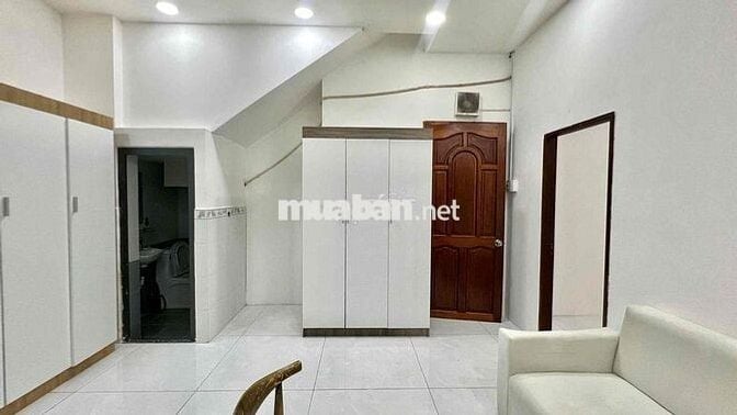 Cho Thuê Trệt 1pn 40m2 Ngăn Vách Tách Bếp Full NT Ngay CMT8 Quận 10