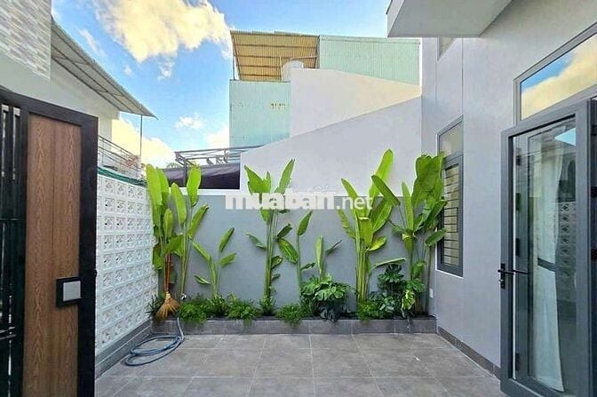 Nhà đẹp 2 tầng lửng kiệt chuẩn 3m Trường Chinh,
Dt 84m2,Giá 3ty650tl