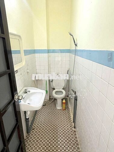 Cho Thuê Nhà Đường Điện Biên Phủ, Quận 10 ( KD Thoải Mái - 5PN, 5WC )