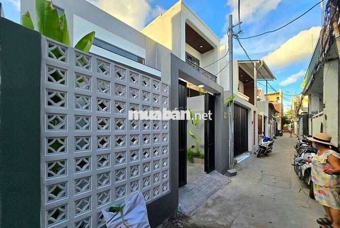 Nhà đẹp 2 tầng lửng kiệt chuẩn 3m Trường Chinh,
Dt 84m2,Giá 3ty650tl
