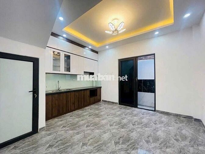 BÁN NHÀ 4Tx37m, Ô TÔ ĐỖ CỔNG, NGAY CHỢ, TRƯỜNG TH BIÊN GIANG