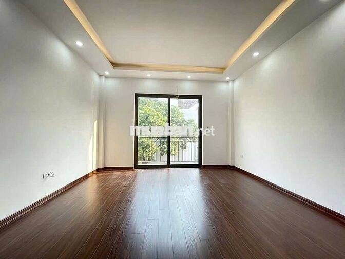 BÁN NHÀ 4Tx37m, Ô TÔ ĐỖ CỔNG, NGAY CHỢ, TRƯỜNG TH BIÊN GIANG
