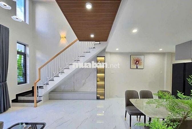 Nhà đẹp 2 tầng lửng kiệt chuẩn 3m Trường Chinh,
Dt 84m2,Giá 3ty650tl
