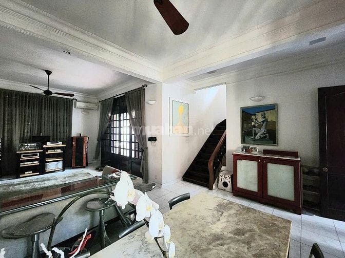 Bán biệt thự đường Trần Quốc Thảo, Q3, 3 tầng, 344m2 đất, hồ bơi