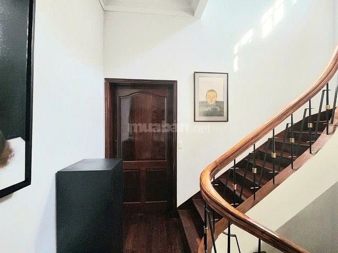 Bán biệt thự đường Trần Quốc Thảo, Q3, 3 tầng, 344m2 đất, hồ bơi