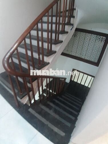 Cho thuê nhà liền kề A10 phố Nguyễn Khánh Dt 80m2 x 4 tầng mặt tiền 5m