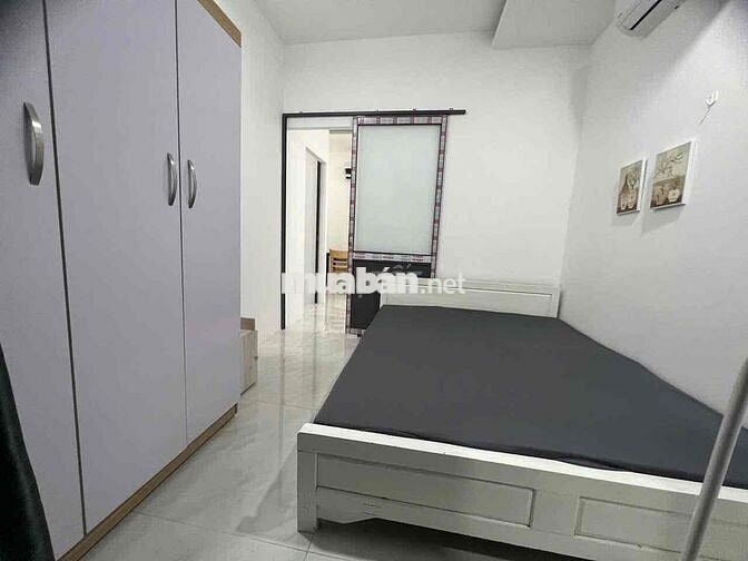 CHO THUÊ CĂN HỘ 2PN – 50M² – FULL NỘI THẤT – CỬA SỔ FULL KÍNH – QUANG