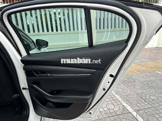 Mazda 3 2021 - 37000 km -  bản Deluxe  🔥
