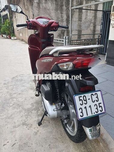 Nhà chật bán bớt xe nữ đi