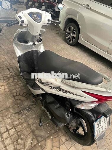 Honda Vision 110cc, màu trắng bạc