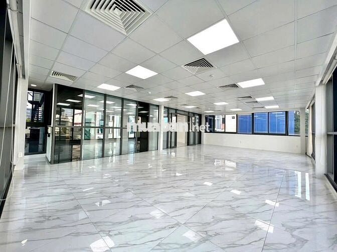 SIÊU PHẨM TOÀ NHÀ ỐP KÍNH - Đ. Hoàng Việt Tân Bình, DT 8x30, 900m2 Sàn