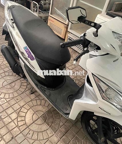 Honda Vision 110cc, màu trắng bạc