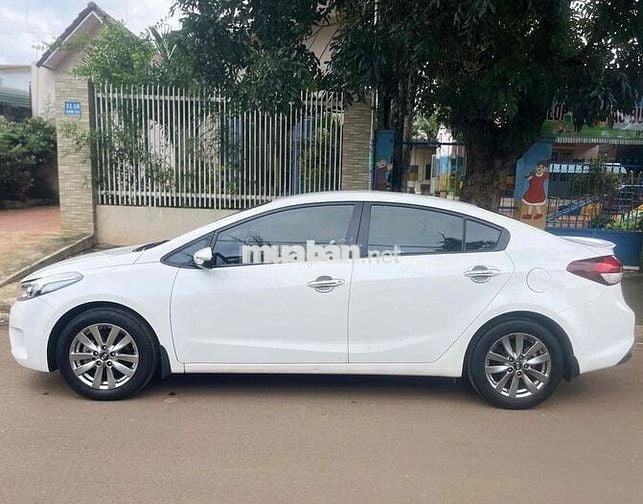 Kia Cerato 2016 1.6 MT