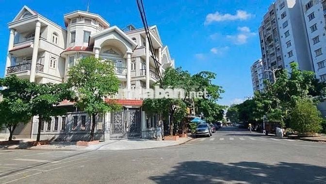 Nhà Góc biệt thự đường DC8 phường sơn kỳ DT 13x20 đúc 1 trệt 3 lầu