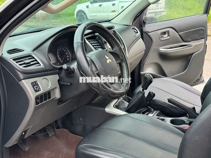 Bán Mitsubishi Triton 2015 GLS số sàn 2 cầu màuđen