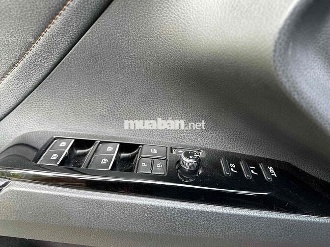 Toyota Camry 2020 2.5Q - BH chính hãng