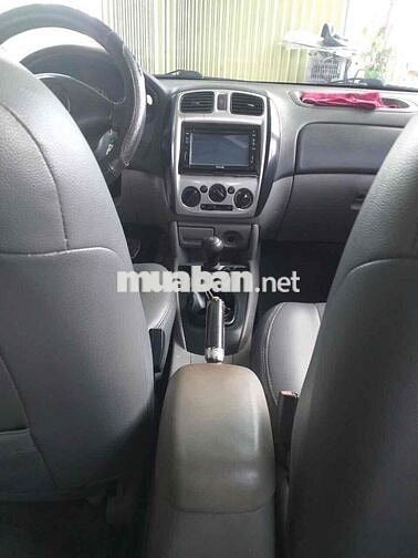 Ford Laser 2005 Màu Bạc - Sedan 5 chỗ tiện dụng