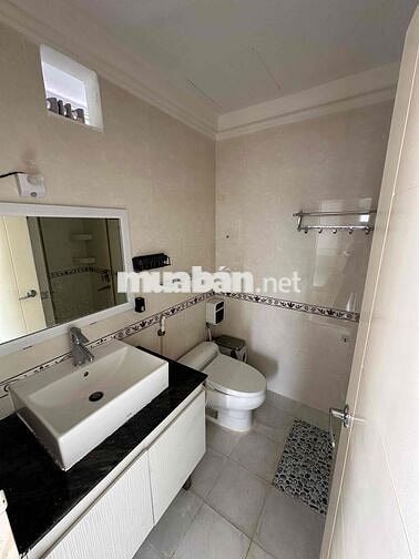CHO THUÊ CĂN HỘ 4 PHÒNG NGỦ CHUNG CƯ FLEMINGTON QUẬN 11