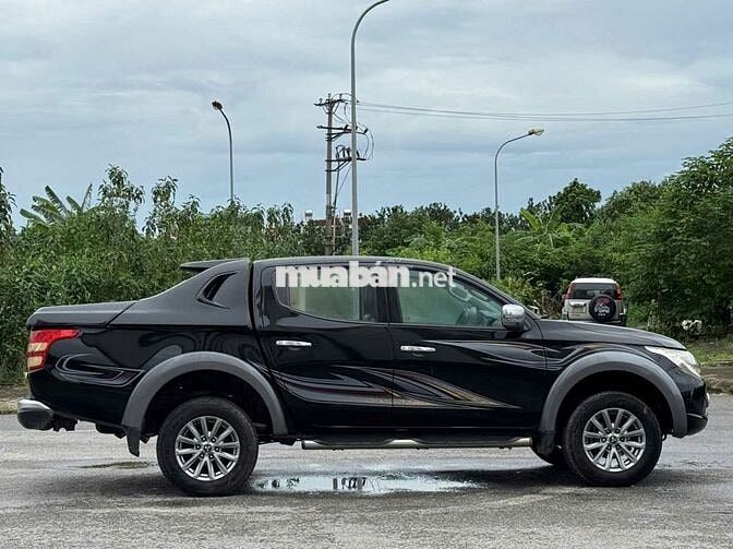 Bán Mitsubishi Triton 2015 GLS số sàn 2 cầu màuđen