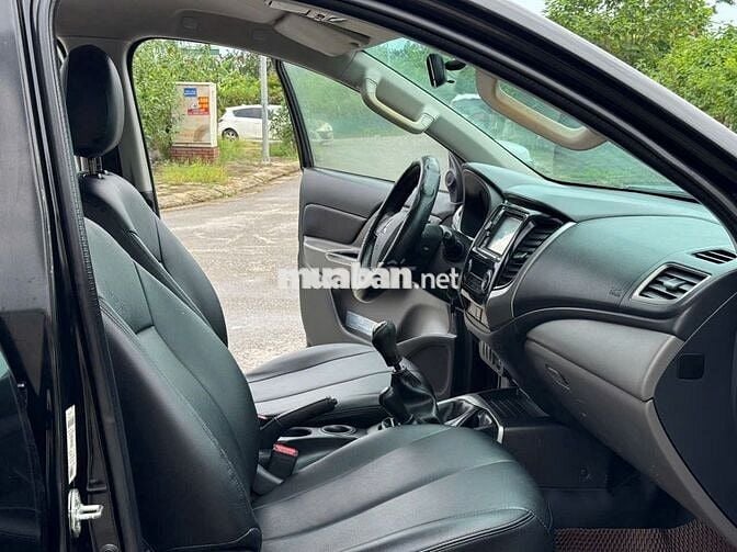 Bán Mitsubishi Triton 2015 GLS số sàn 2 cầu màuđen