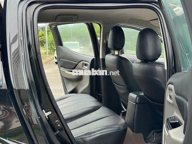 Bán Mitsubishi Triton 2015 GLS số sàn 2 cầu màuđen