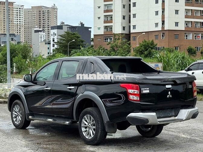 Bán Mitsubishi Triton 2015 GLS số sàn 2 cầu màuđen