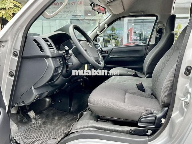 Bán xe Toyota Hiace 2***0 km