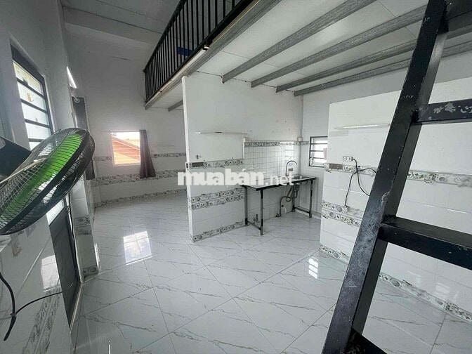 Phòng trọ cửa sổ thoáng. Gác cao