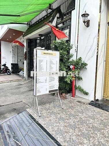 cần sang tiệm nail full nội thất lượng khách ổn định Tân phú