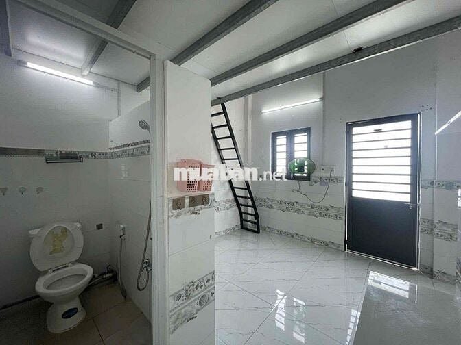 Phòng trọ cửa sổ thoáng. Gác cao