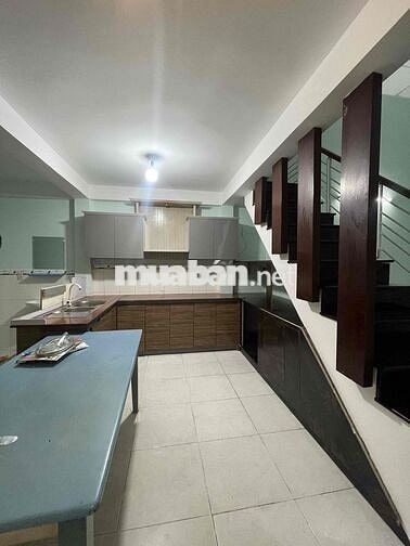 Cho thuê nhà Hoà Minh trục thông kinh doanh thuận lợi