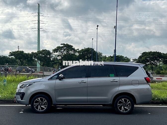 Toyota Innova 2022 G 2.0 AT - 48000 km