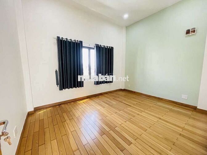 Nhà hẻm xe hơi thông ngay Kênh Tân Hóa đường Huỳnh Thiện Loc