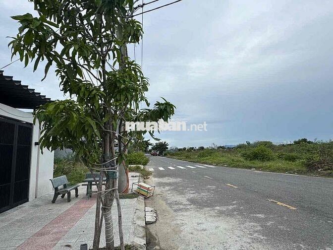 Chính chuBán đất Nam Hòa Xuân B2.106, đối diện trường, sát công viên.