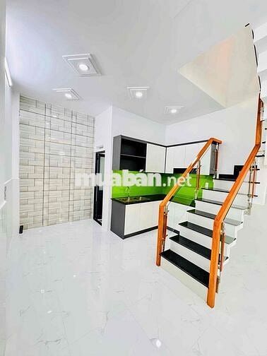 💥1/ Sát Mặt Tiền -- DT: 4x8 (32m2) - Nhà Đúc 2 Tầng - ngay Vườn Lài -