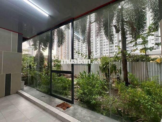 Nhà Sân Vườn Full Nội Thất 3PN 200m2 KDC Hoàng Quốc Việt Quận 7