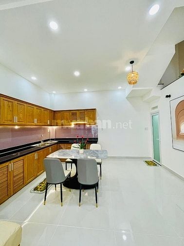 Nhà 2 tầng, 69m2 ngay Tô Hiến Thành, Quận 10. Giá: 3.2 Tỷ. SHR, hẻm 5m