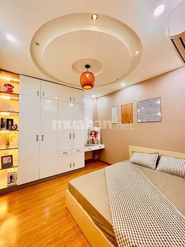 Nhà 2 tầng, 69m2 ngay Tô Hiến Thành, Quận 10. Giá: 3.2 Tỷ. SHR, hẻm 5m