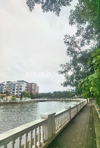 Nhà Lâm Hạ mặt đường KD + Mặt Hồ. Dt 75m2 x 4 tầng, MT 4,5m. 25.8 tỷ Nhà Lâm Hạ mặt đường KD + Mặt Hồ. Dt 75m2 x 4 tầng, MT 4,5m. 25.8 tỷ