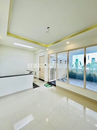 Nhà 2 tầng, 69m2 ngay Tô Hiến Thành, Quận 10. Giá: 3.2 Tỷ. SHR, hẻm 5m