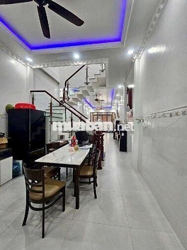 14/3 lữ gia q11 hẻm 7m.dt.4x20m 2 lầu 3 phòng