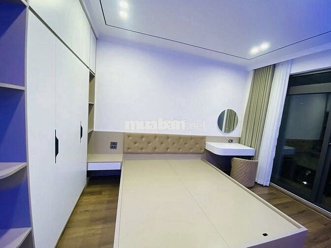 Em đang cần bán nhà 5t,48m tại Bà Triệu,HĐ,t/máy, lô góc,ngõ to chỉ 8t