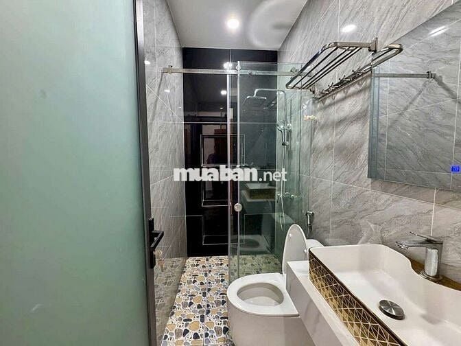 Nhà mới 100% đẹp y hình 4 x 13 có 3 lầu 5pn 5wc sân thượng