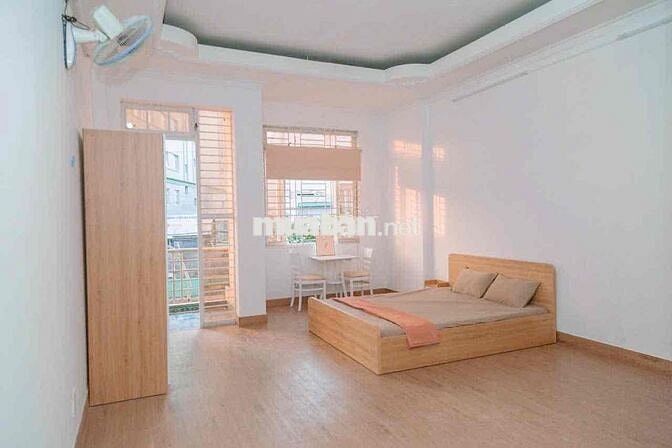 Cho Thuê Căn Hộ BanCol Ngay Ngã Tư Hàng Xanh , Hutech,UEF , Gần Quận 1