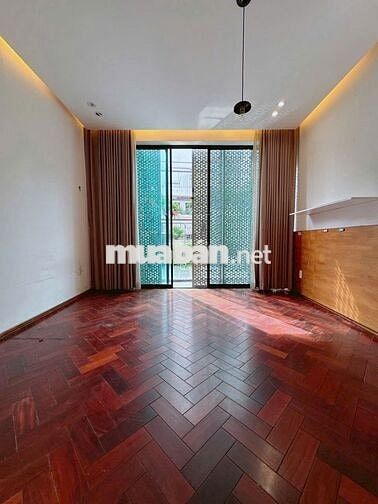Cho thuê mặt bằng mặt tiền Ung Văn Khiêm 90m2