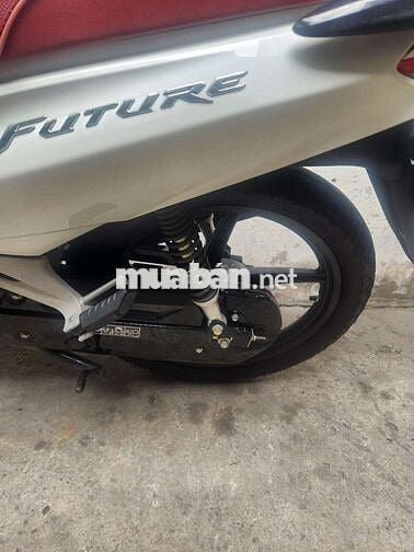 Future 2024 trắng đỏ