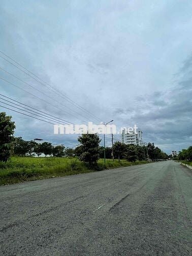 ❌❌Siêu phẩm 2168m2 thổ cư 3 MẶT TIỀN đường số 22 Green City P6 Tân An