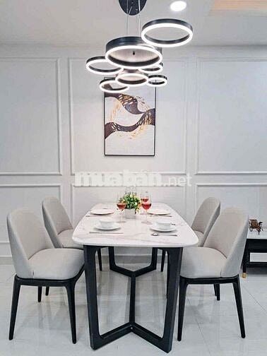 Cho thuê Saigon Royal nhà đẹp giá chỉ 24tr/tháng